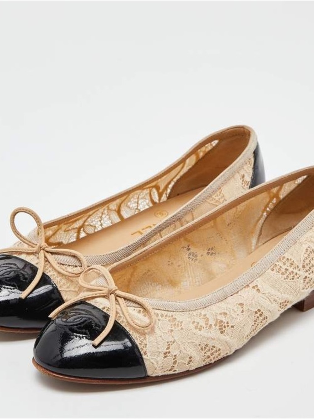 CHANEL Cream Lace Ballet Flats with Black Patent Cap-Toe Size 42/ Us Size 10